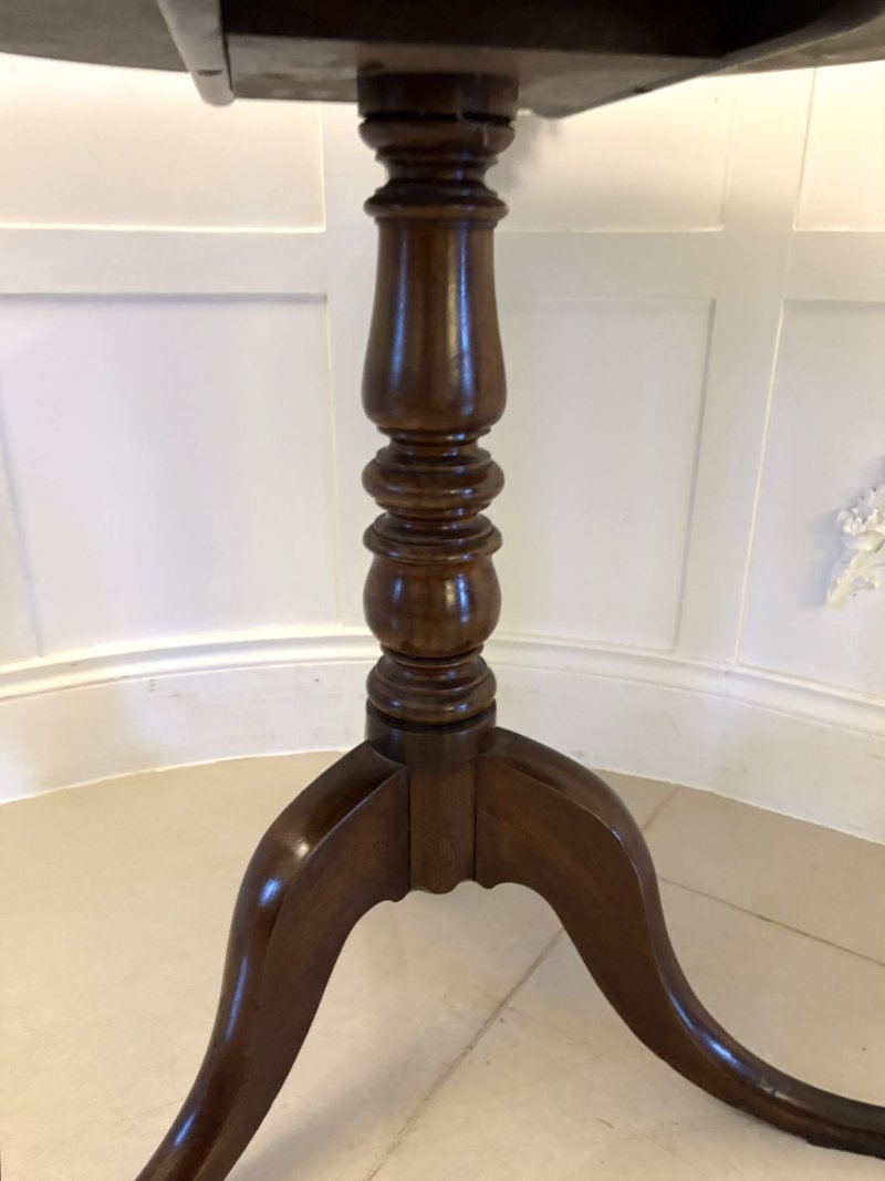 Antique George III Quality Plum Pudding Mahogany Circular Lamp Table - Image 9